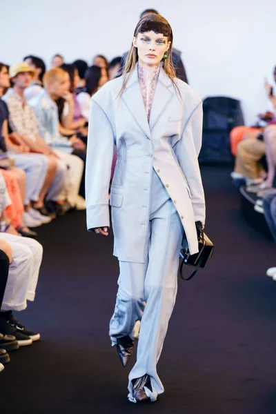 Look 37